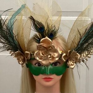 Masquerade Mask in Gold and Green